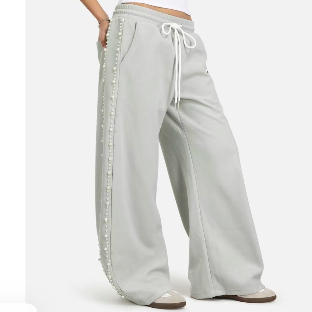 Aelfric Eden Wide-Leg Pearl-Trim Sweatpants - Light Gray